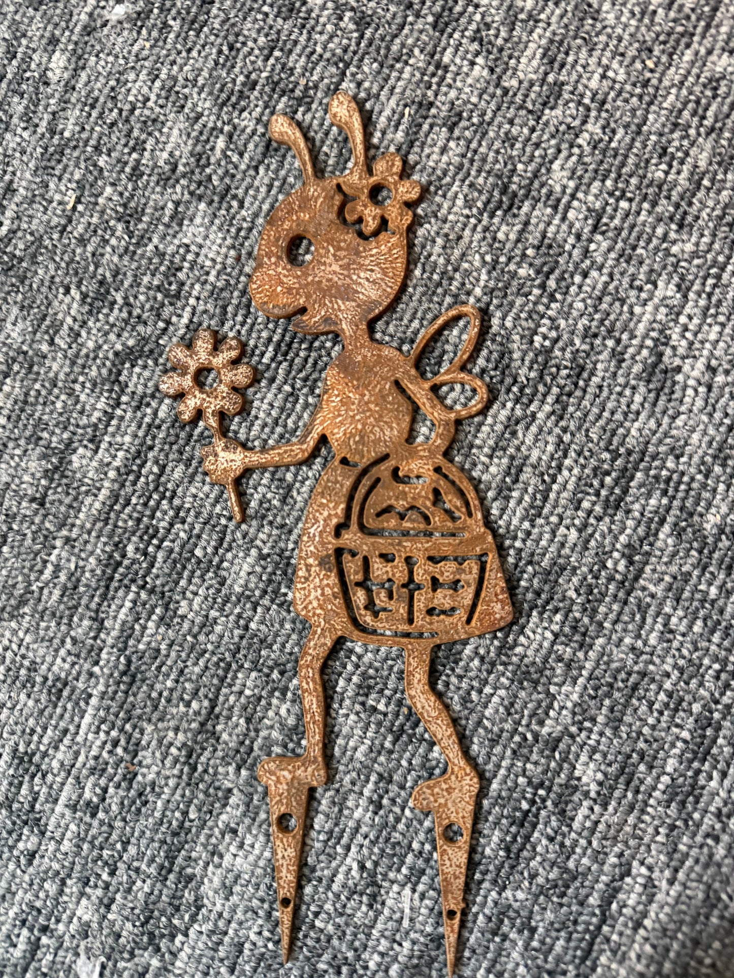Ant No. 16 - Flower Girl Platinum